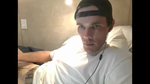 Snapshot of dylp400 chatting on 02-28-25, 10:39 dylp400 online show from 02-28-25, 10:39