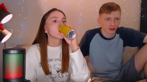 Snapshot of dyrinda chatting on 12-28-24, 09:08 Julia and Dima online show from 12-28-24, 09:08