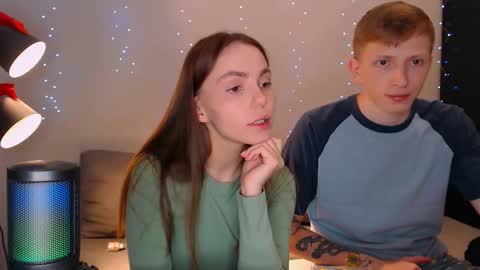 Snapshot of dyrinda chatting on 02-23-25, 09:59 Julia and Dima online show from 02-23-25, 09:59