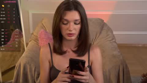 Snapshot of e_vvv_a chatting on 09-14-25, 03:33 Eva online show from 09-14-25, 03:33