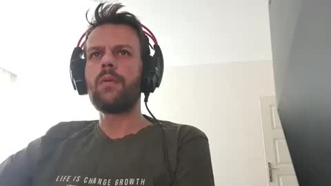 Snapshot of eaglecrm chatting on 03-28-26, 11:10 eaglecrm online show from 03-28-26, 11:10