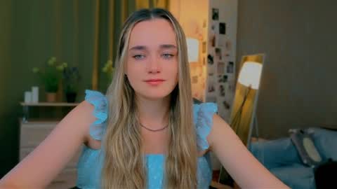 Snapshot of earthfantasyy chatting on 07-31-26, 04:12 Elizabeth online show from 07-31-26, 04:12