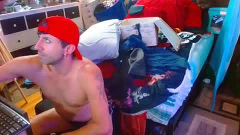 Snapshot of eastbayboy57 chatting on 12-17-25, 06:58 eastbayboy57 online show from 12-17-25, 06:58