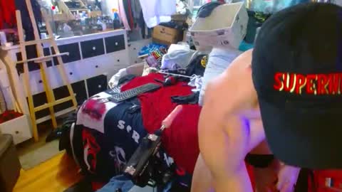 Snapshot of eastbayboy57 chatting on 12-19-25, 01:51 eastbayboy57 online show from 12-19-25, 01:51