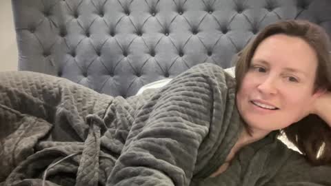 Snapshot of eatmypie69 chatting on 02-26-25, 04:45 Nadia Ferreira  online show from 02-26-25, 04:45