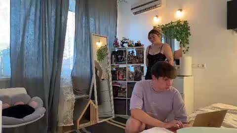 Custom content and video calls are available as well  online show from 08-02-26, 10:03