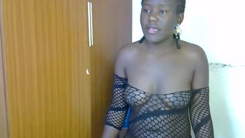 Queen online show from 12-04-25, 12:14