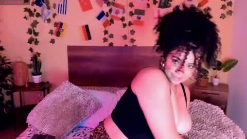Snapshot of ebonnyrosee chatting on 07-10-26, 08:33 Sol online show from 07-10-26, 08:33