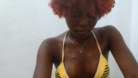 Snapshot of ebony7510 chatting on 06-06-26, 05:06 Judith online show from 06-06-26, 05:06