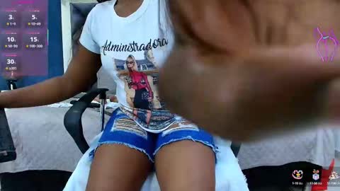 Snapshot of ebony__jheim chatting on 09-25-25, 12:09 jheim online show from 09-25-25, 12:09