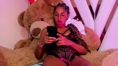 Snapshot of ebony_beautifull chatting on 12-15-24, 07:13 Luci online show from 12-15-24, 07:13