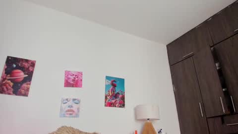 ebony_cute9 online show from 09-20-25, 06:53