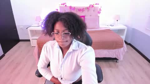 ebony_fantasy2 online show from 09-19-25, 12:17