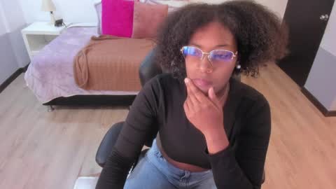 ebony_fantasy2 online show from 04-10-26, 11:37