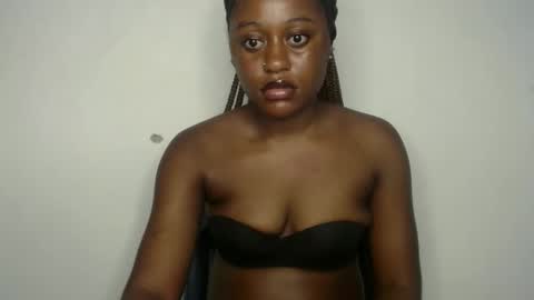 Snapshot of ebony_fatass chatting on 09-09-25, 07:41 Ella online show from 09-09-25, 07:41
