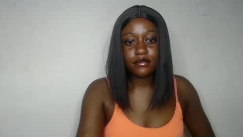 Snapshot of ebony_fatass chatting on 09-20-25, 01:06 Ella online show from 09-20-25, 01:06