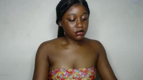 Snapshot of ebony_fatass chatting on 09-22-25, 05:53 Ella online show from 09-22-25, 05:53