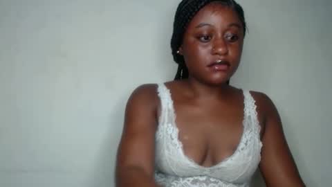 Snapshot of ebony_fatass chatting on 09-22-25, 07:05 Ella online show from 09-22-25, 07:05