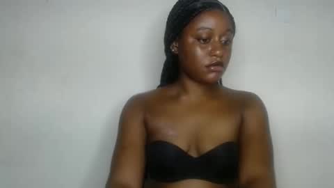 Snapshot of ebony_fatass chatting on 09-25-25, 08:23 Ella online show from 09-25-25, 08:23