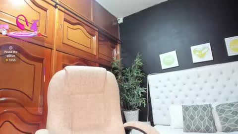 ebony_katterin online show from 09-19-25, 11:00