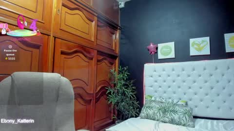 ebony_katterin online show from 04-23-26, 11:09