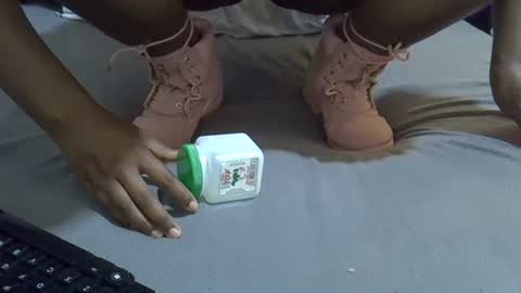 Snapshot of ebony_maria chatting on 10-18-25, 08:04 ebony_maria online show from 10-18-25, 08:04
