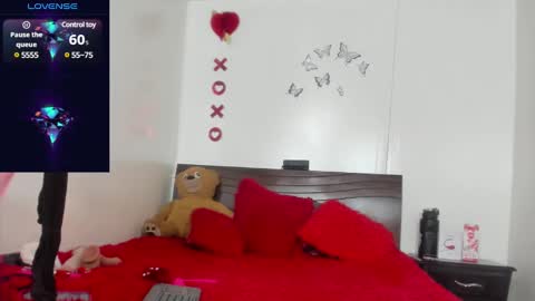 Snapshot of ebony_mine47 chatting on 12-28-24, 10:14 Ebony Mine online show from 12-28-24, 10:14