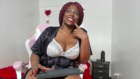 Snapshot of ebony_mine47 chatting on 01-01-25, 10:00 Ebony Mine online show from 01-01-25, 10:00