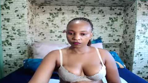 Snapshot of ebony_seduction00 chatting on 06-01-26, 06:04 ebony_seduction00 online show from 06-01-26, 06:04