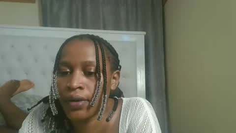 Snapshot of ebony_squiter chatting on 11-02-25, 09:17 Ebony squiter online show from 11-02-25, 09:17