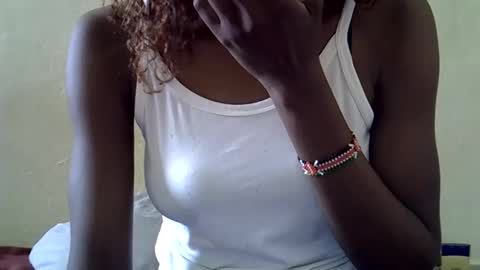 Snapshot of ebonycutegal4 chatting on 05-19-26, 07:04 MELLEN online show from 05-19-26, 07:04