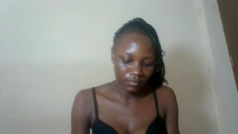 Snapshot of ebonycutegal4 chatting on 06-21-26, 07:16 MELLEN online show from 06-21-26, 07:16