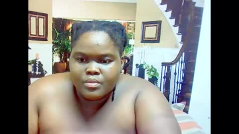 Snapshot of ebonyhotbuns4u2luv chatting on 02-24-25, 12:59 ebonyhotbuns4u2luv online show from 02-24-25, 12:59
