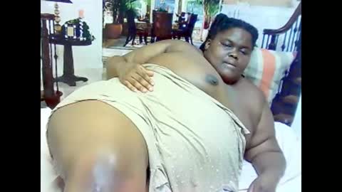 Snapshot of ebonyhotbuns4u2luv chatting on 02-26-25, 06:54 ebonyhotbuns4u2luv online show from 02-26-25, 06:54