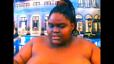 Snapshot of ebonyhotbuns4u2luv chatting on 05-01-26, 09:14 ebonyhotbuns4u2luv online show from 05-01-26, 09:14