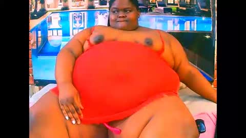 Snapshot of ebonyhotbuns4u2luv chatting on 05-14-26, 07:04 ebonyhotbuns4u2luv online show from 05-14-26, 07:04