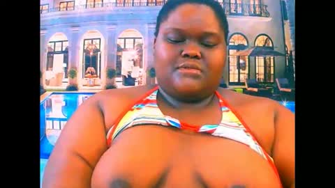 Snapshot of ebonyhotbuns4u2luv chatting on 06-11-26, 05:38 ebonyhotbuns4u2luv online show from 06-11-26, 05:38