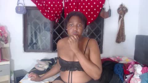 Snapshot of ebonyjdore chatting on 02-10-25, 03:24 rosmary online show from 02-10-25, 03:24