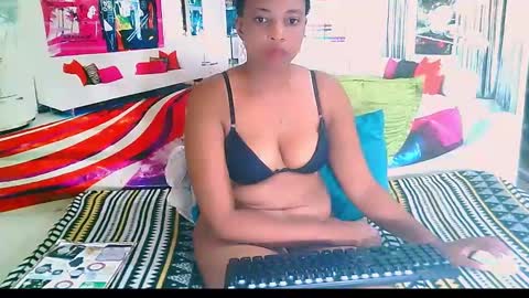 Snapshot of ebonyseductionz chatting on 01-02-25, 02:46 Zammy online show from 01-02-25, 02:46