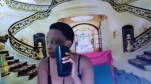 Snapshot of ebonyseductionz chatting on 01-10-25, 12:38 Zammy online show from 01-10-25, 12:38
