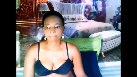 Snapshot of ebonyseductionz chatting on 01-14-25, 05:45 Zammy online show from 01-14-25, 05:45