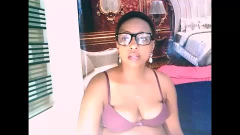 Snapshot of ebonyseductionz chatting on 01-17-25, 12:20 Zammy online show from 01-17-25, 12:20
