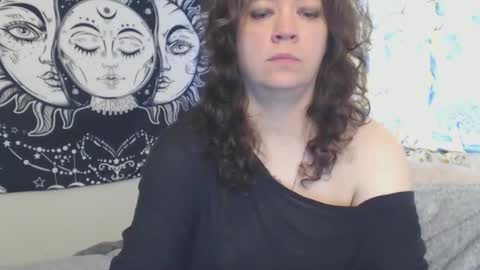 Snapshot of echosol17 chatting on 03-11-25, 07:47 Weird Echo online show from 03-11-25, 07:47