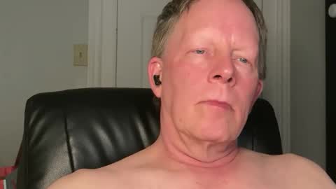 Snapshot of eddygl1968 chatting on 04-25-26, 02:58 Eddy online show from 04-25-26, 02:58