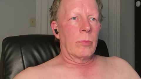 Snapshot of eddygl1968 chatting on 04-27-26, 01:47 Eddy online show from 04-27-26, 01:47
