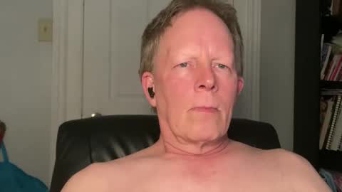 Snapshot of eddygl1968 chatting on 04-30-26, 02:40 Eddy online show from 04-30-26, 02:40