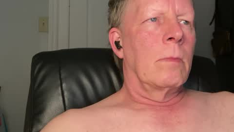 Snapshot of eddygl1968 chatting on 05-02-26, 02:49 Eddy online show from 05-02-26, 02:49