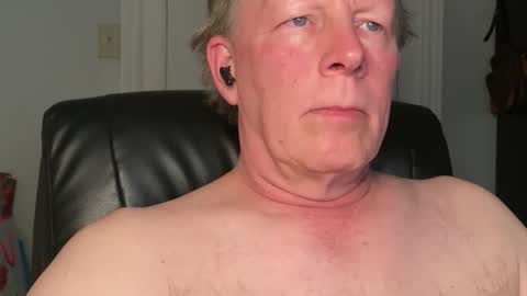 Snapshot of eddygl1968 chatting on 05-04-26, 02:07 Eddy online show from 05-04-26, 02:07