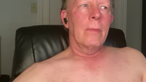 Snapshot of eddygl1968 chatting on 05-26-26, 01:45 Eddy online show from 05-26-26, 01:45