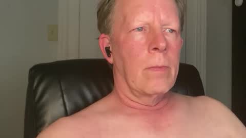 Snapshot of eddygl1968 chatting on 05-27-26, 02:52 Eddy online show from 05-27-26, 02:52